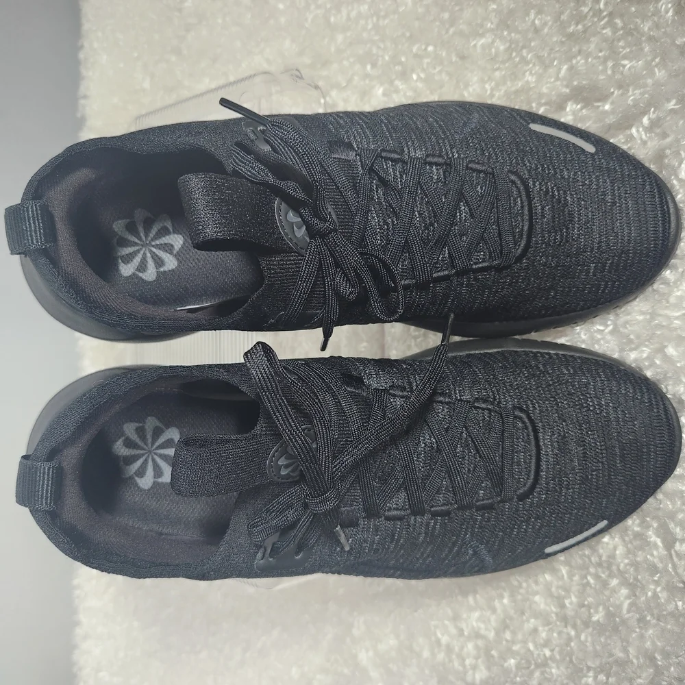 Nike Black Athletic Shoes with Sleek Design